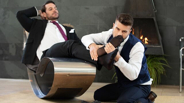 Men.Com - Allen King bending over for suited-up sexpot Papi Kocic