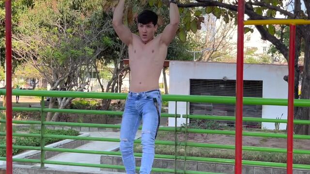 Eastboys - Oily hunk Robin Zanders is going to cum like crazy too