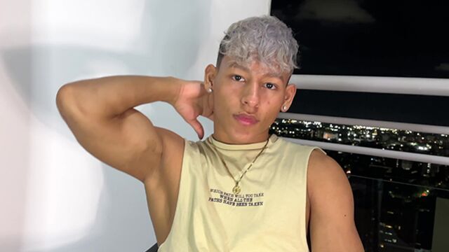 Eastboys - Nathan Hughes is an oily hottie that is seeking orgasms