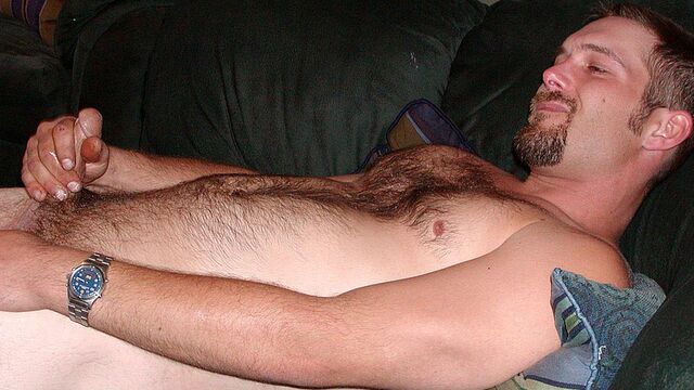 Men Over 30 - Dale the hairy hottie is jerking his dick off
