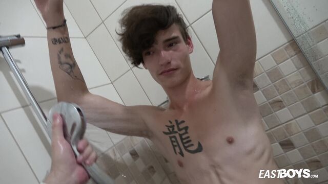 Eastboys - Tall, messy-haired hottie Johny Walsh cumming hard