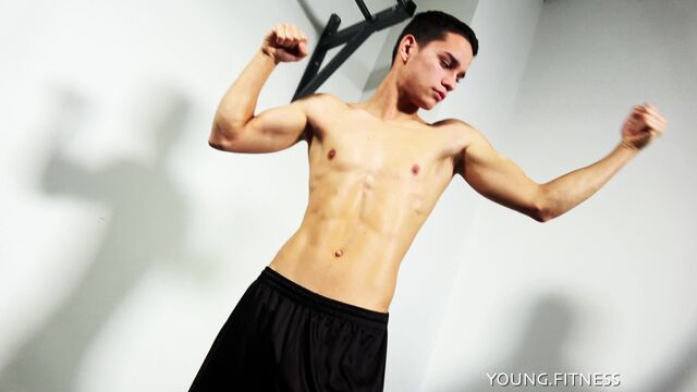 Eastboys - Young and fit hottie showcasing his great body