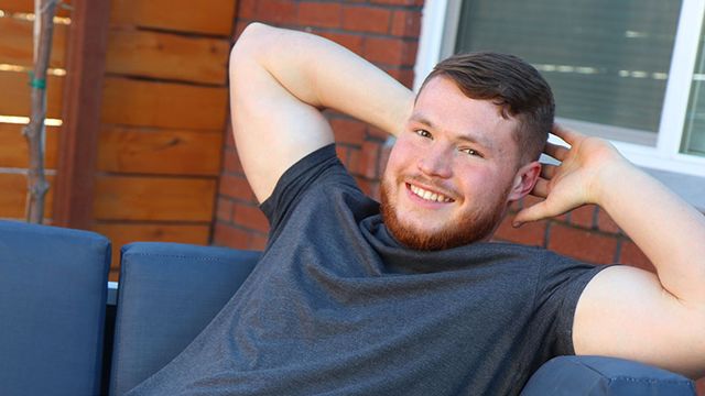 Gay Hoopla - Chubby and muscular solo guy Canelo Ment jerking off