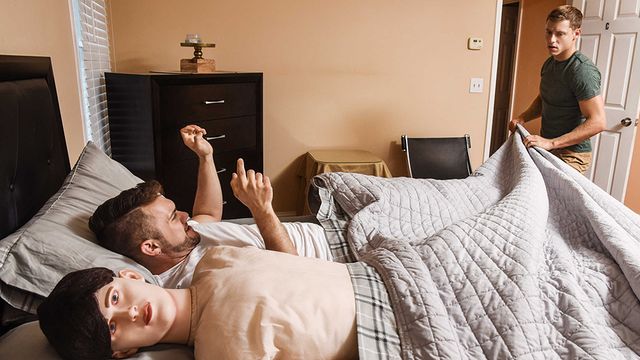 Men.Com - Justin Matthews and Blaze Austin take turns topping