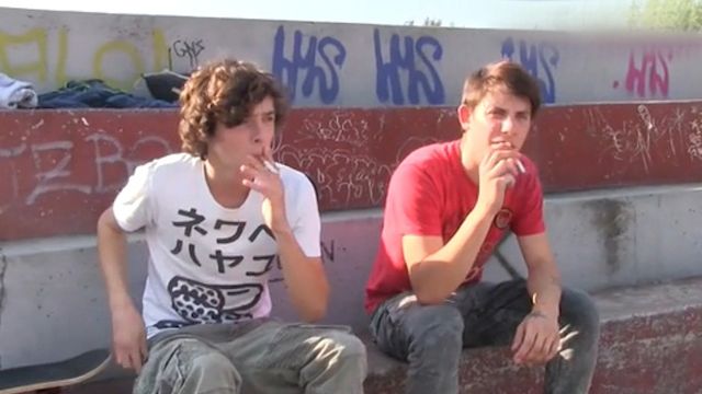 Bigstr - Two Czech twinks get busy in an amateur 3some