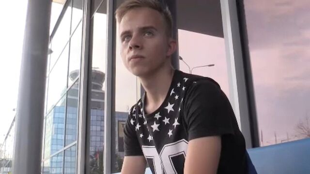 Bigstr - Twink with hairy legs gets banged in the butt