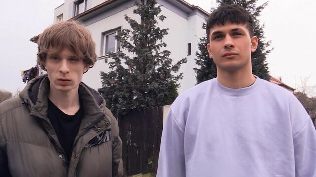 Bigstr - Bruno Baxter shines in a threesome with gay anal