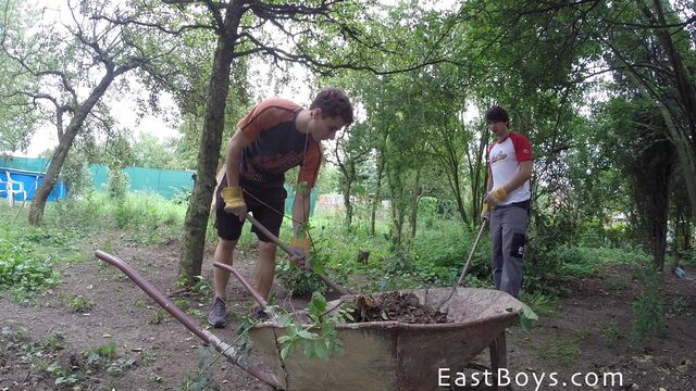 Eastboys - Dylan shows off his sexy muscles... from 2014