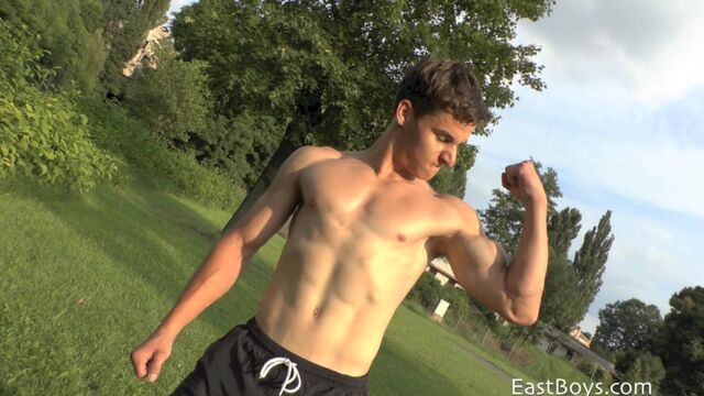 Eastboys - Dylan working out to keep himself in perfect shape