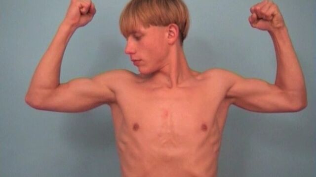 Eastboys - Julian has the sexiest lean muscles out there