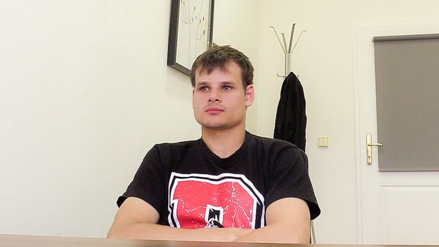 Bigstr - Amateur dude takes it up the bum in POV