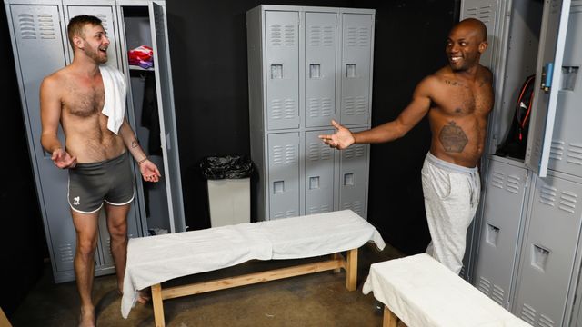 Extra Big Dicks - Osiris Blade and Chandler Scott are all about interracial lovin'