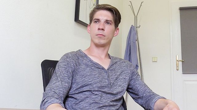 Bigstr - Scrawny Euro twink takes that cock with legs spread