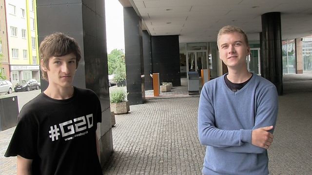 Bigstr - Threesome-esque gay fuck scene with two twinks