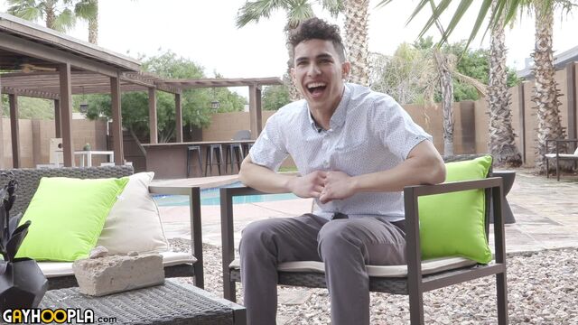 Gay Hoopla - Shredded hottie Marc Wallace talks about his craft