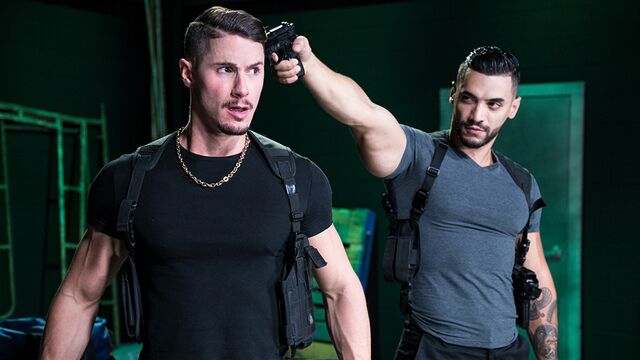 Hot House - Gang-bang vid with Austin Wolf, Skyy Knox, Arad Winwin, and Tyler Roberts