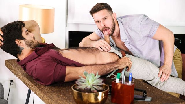 Men.Com - Hunky accountant Diego Sans fucking his client, Casey Jack