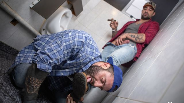 Bromo - Tuckers Ryan Bones and Markus Kage fuck in a restroom