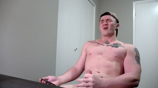 Gay Hoopla - Inked hottie Alex Weber jerking off like a champ