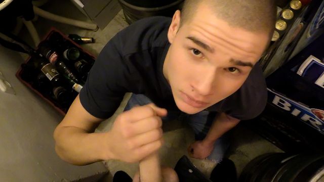 Bigstr - Square-jawed hottie fooling around in a backroom