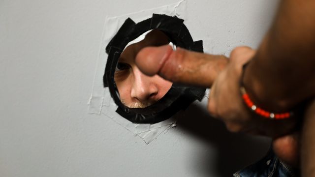 Extra Big Dicks - Chandler Scott and Bentley Michaels indulge in public anal