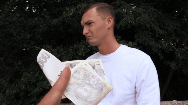 Bigstr - Thirsty gay fucker taking that dick while in a tree (on a tree?)