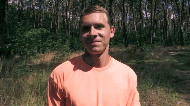 Bigstr - Aging Czech hottie enjoys a fast-paced romp in the woods