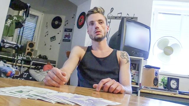 Bigstr - Shredded bottom eats ass and gets fucked in the ass too