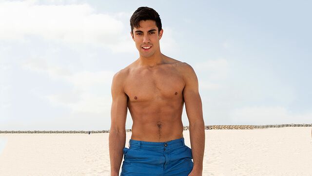 Sean Cody - Shredded solo hottie Raymond blows a MASSIVE load here