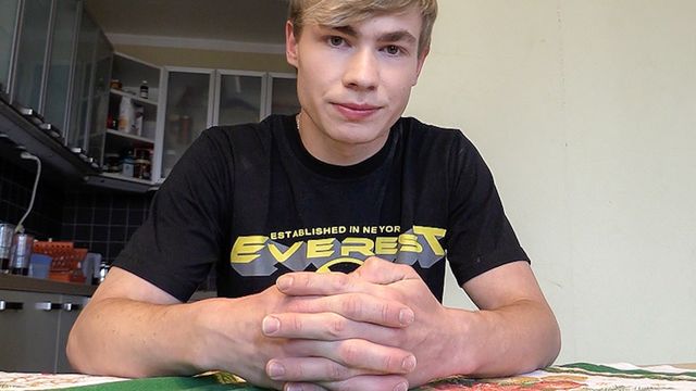 Bigstr - Hairy-assed amateur fucks in front of his girlfriend (it's sad)